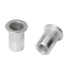 Tuercas de remache de cabeza plana moleteadas de acero inoxidable Tuerca roscada de inserción de remache